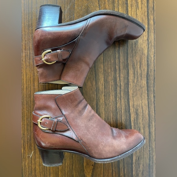 Bally, 8, designer brown leather women’s ankle boots with buckle and small heel - Picture 6 of 8
